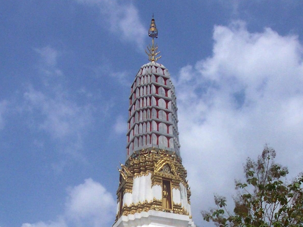 Close-up of the big tower (prang) of the temple