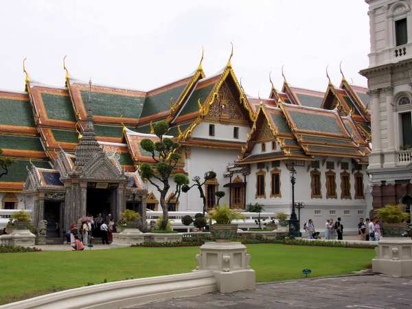 The Phra Maha Monthien Group