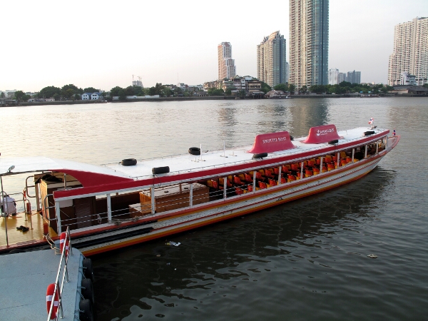 One of the shuttle boats that will bring you from Sathorn Pier