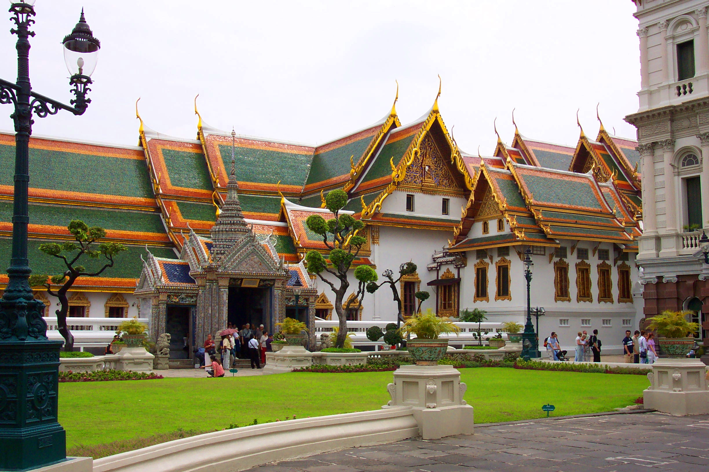 The Phra Maha Monthien Group