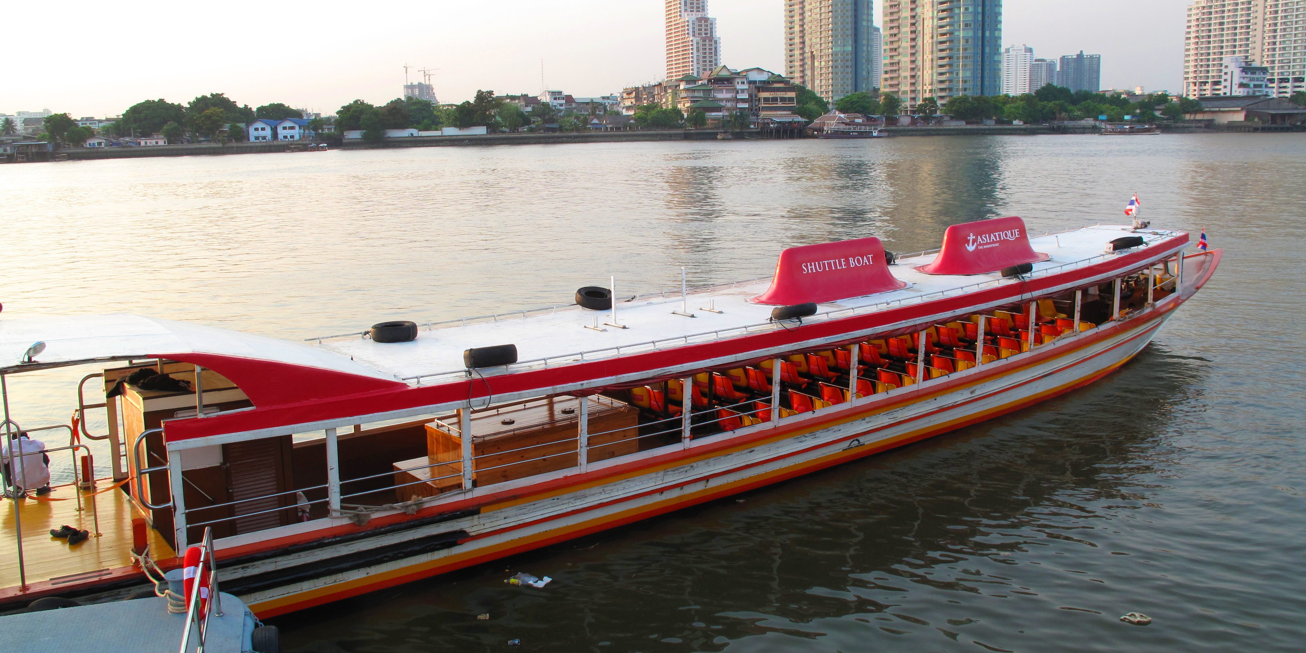 One of the shuttle boats that will bring you from Sathorn Pier